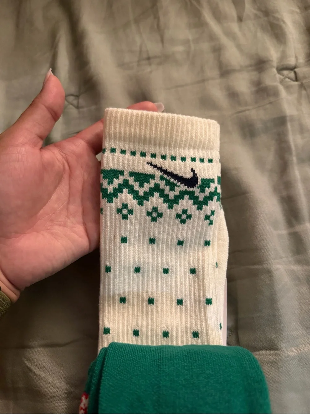 Nike Crew Socks - Green/Red/White Holiday Pattern